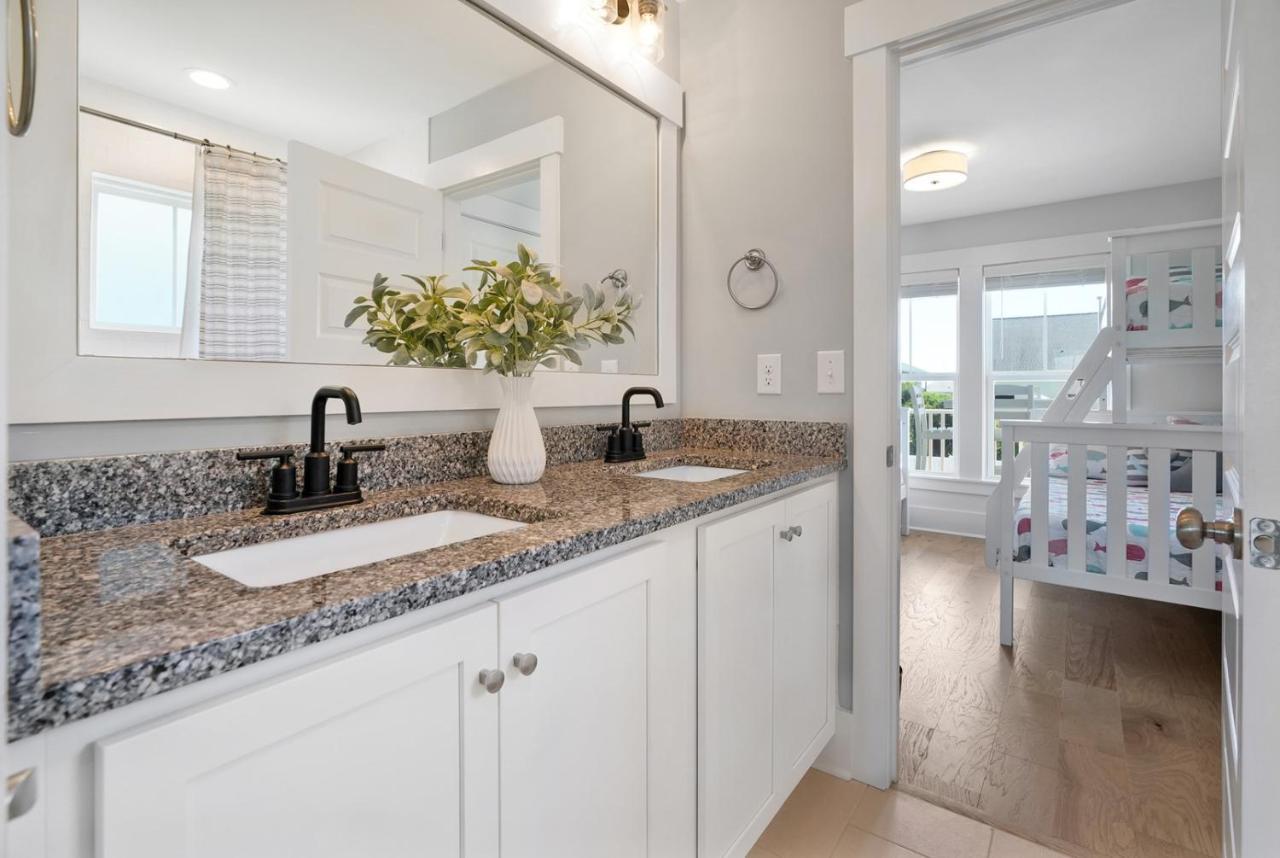 Seas The Day Villa Oak Island Exterior photo